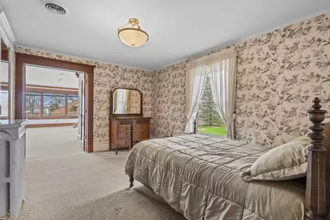 Bedroom - 218 E Lincoln St, Appleton, WI 54915 photo 7 of 9