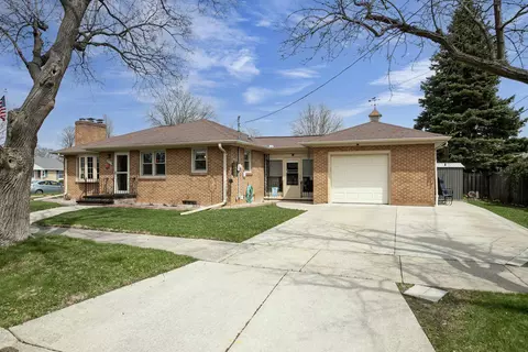 2218 N Kin St, Appleton, WI 54911