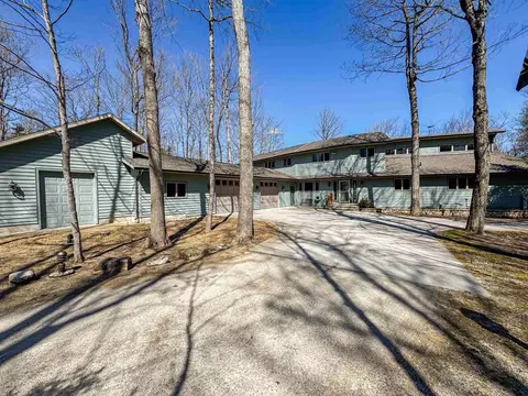 2072 S Lake Michigan Dr, Sturgeon Bay, WI 54235