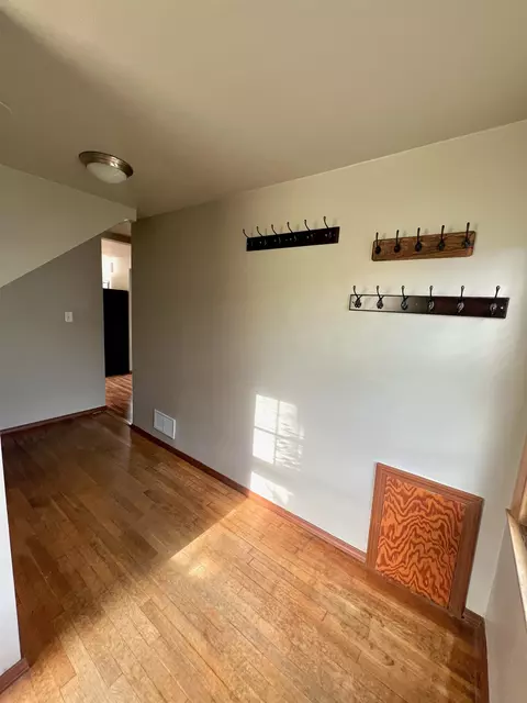 Entry Way - 1336 S Walden Ave, Appleton, WI 54915 photo 1 of 2