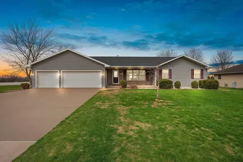 103 Norman Ln, Wrightstown, WI 54180