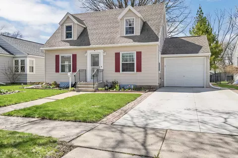 1112 Marquette Ave, Green Bay, WI 54304