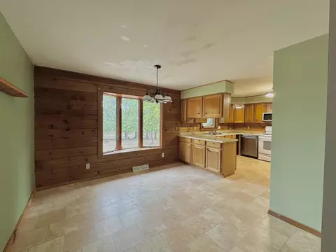 Dining - 204 E Waushara St, Berlin, WI 54923 photo 1 of 1