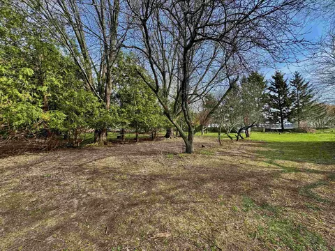 Exterior - 204 E Waushara St, Berlin, WI 54923 photo 13 of 32