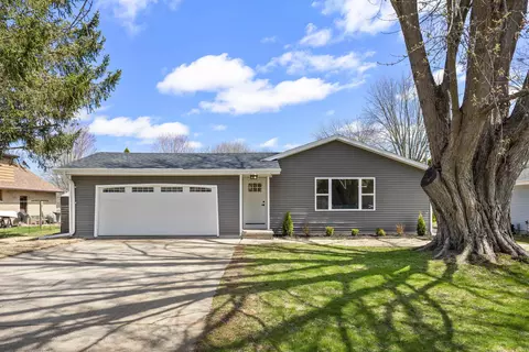 1149 Pomer Way, Menasha, WI 54952