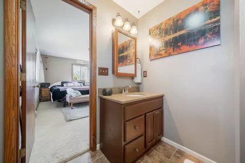 Bath - 3000 E Killdeer Ln, Appleton, WI 54915 photo 3 of 3