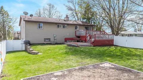 Exterior - 3000 E Killdeer Ln, Appleton, WI 54915 photo 8 of 10