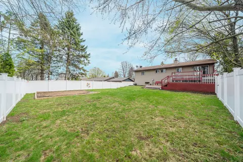 Exterior - 3000 E Killdeer Ln, Appleton, WI 54915 photo 7 of 10