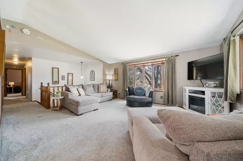 Living - 3000 E Killdeer Ln, Appleton, WI 54915 photo 2 of 5
