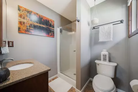 Bath - 3000 E Killdeer Ln, Appleton, WI 54915 photo 2 of 3