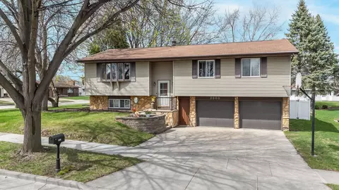 Exterior - 3000 E Killdeer Ln, Appleton, WI 54915 photo 9 of 10