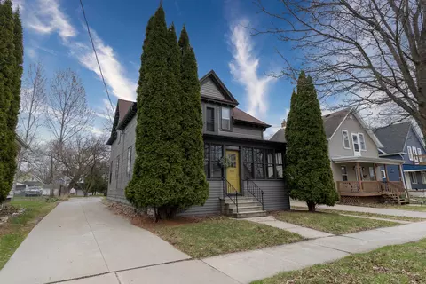 Exterior - 212 N Story St, Appleton, WI 54914 photo 11 of 12