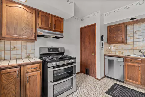 1109 N Harriman St, Appleton, WI 54911 photo 6