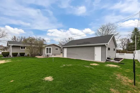 Exterior - 1915 E Marquette St, Appleton, WI 54911 photo 3 of 6