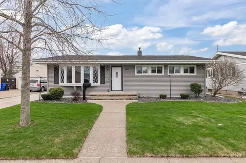 Exterior - 1915 E Marquette St, Appleton, WI 54911 photo 6 of 6