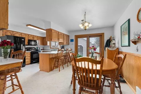 Dining - 1915 E Marquette St, Appleton, WI 54911 photo 1 of 2