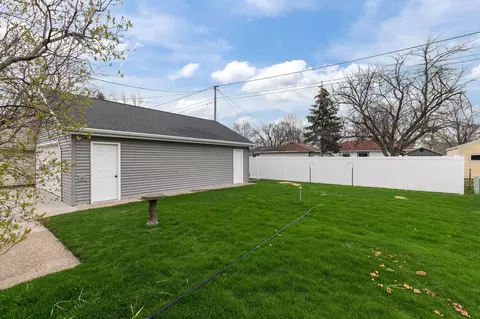 Exterior - 1915 E Marquette St, Appleton, WI 54911 photo 2 of 6