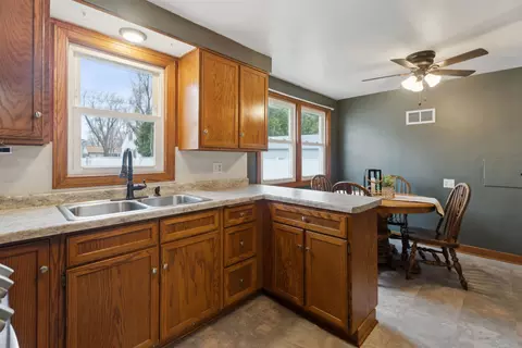 220 E Lindbergh St, Appleton, WI 54911 photo 7