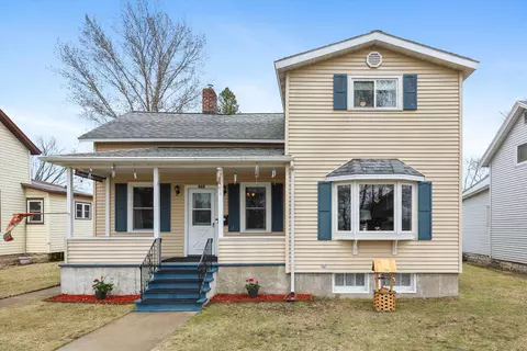 828 Terrace Ave, Marinette, WI 54143