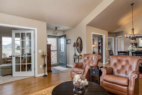 2402 E Tuscany Way #33, Appleton, WI 54913 photo 2