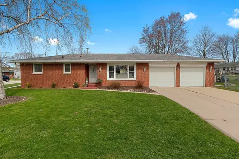 636 W Idlewild Ct, Green Bay, WI 54303