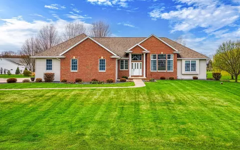 3334 Knox Ln, Neenah, WI 54956