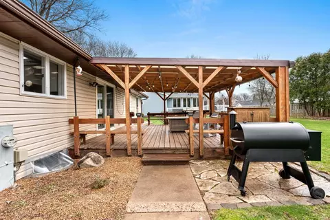Exterior - 58 Partridge Ct, Appleton, WI 54915 photo 4 of 8
