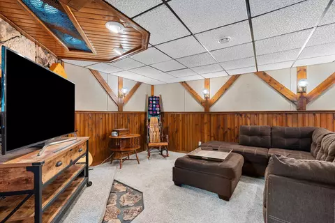 Living - 58 Partridge Ct, Appleton, WI 54915 photo 5 of 6