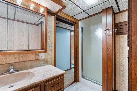 Bath - 58 Partridge Ct, Appleton, WI 54915 photo 4 of 4