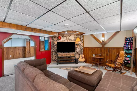 Living - 58 Partridge Ct, Appleton, WI 54915 photo 6 of 6
