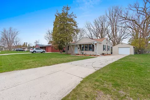 433 Memory Ct, Green Bay, WI 54301 photo 32