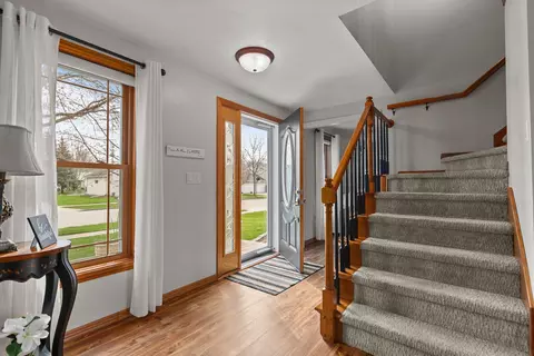Entry Way - 3629 S Kernan Ave, Appleton, WI 54915 photo 2 of 6