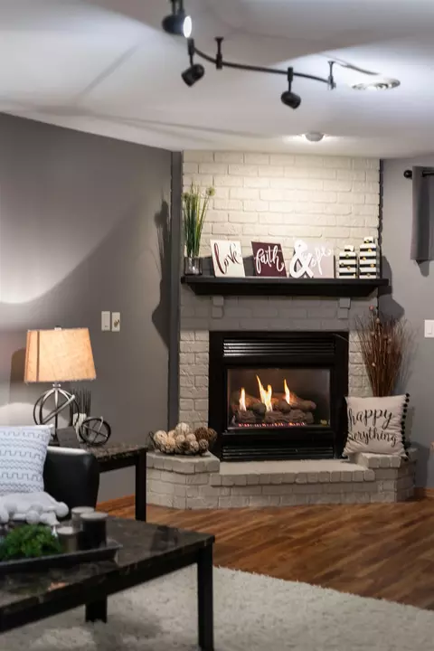 Living - 3629 S Kernan Ave, Appleton, WI 54915 photo 9 of 10