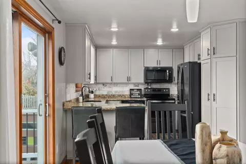 Kitchen - 3629 S Kernan Ave, Appleton, WI 54915 photo 2 of 10