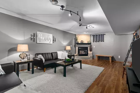 Living - 3629 S Kernan Ave, Appleton, WI 54915 photo 7 of 10