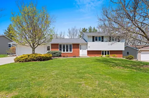 1616 Bruce Ln, Green Bay, WI 54313
