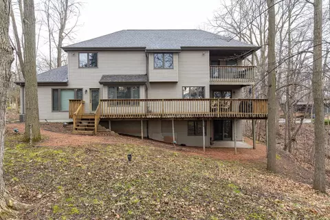 2111 Sumac Ln, Appleton, WI 54915 photo 2