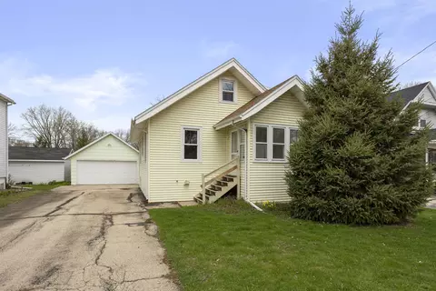 1907 Vinland St, Oshkosh, WI 54901