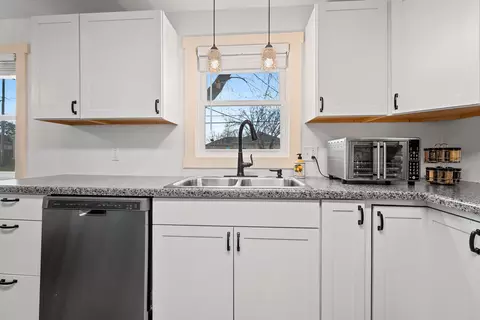 Kitchen - 901 E Pershing St, Appleton, WI 54911 photo 3 of 6