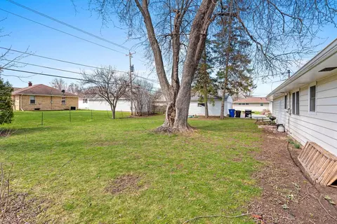 Exterior - 901 E Pershing St, Appleton, WI 54911 photo 12 of 12