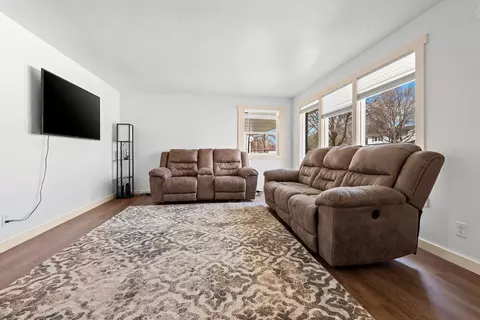 Living - 901 E Pershing St, Appleton, WI 54911 photo 1 of 2