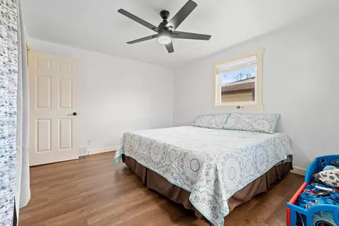 Bedroom - 901 E Pershing St, Appleton, WI 54911 photo 3 of 13