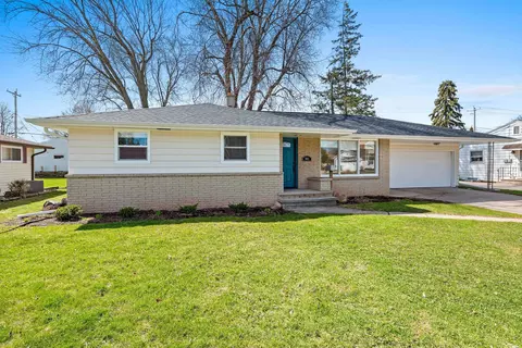 Exterior - 901 E Pershing St, Appleton, WI 54911 photo 2 of 12