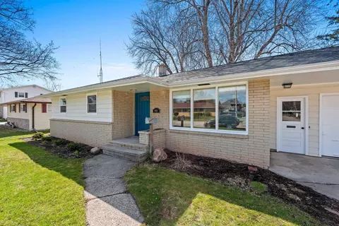 Exterior - 901 E Pershing St, Appleton, WI 54911 photo 3 of 12