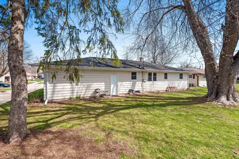 Exterior - 901 E Pershing St, Appleton, WI 54911 photo 7 of 12