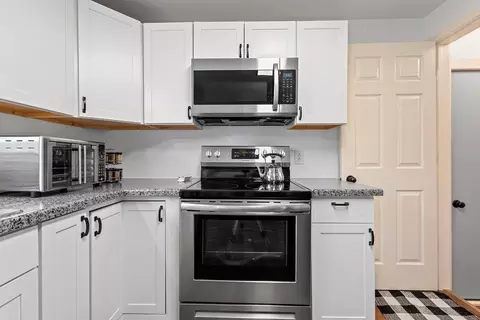 Kitchen - 901 E Pershing St, Appleton, WI 54911 photo 4 of 6
