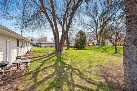 Exterior - 901 E Pershing St, Appleton, WI 54911 photo 11 of 12
