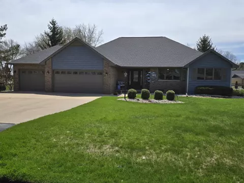 w6517 Greenwood Court, Greenville, WI 54942