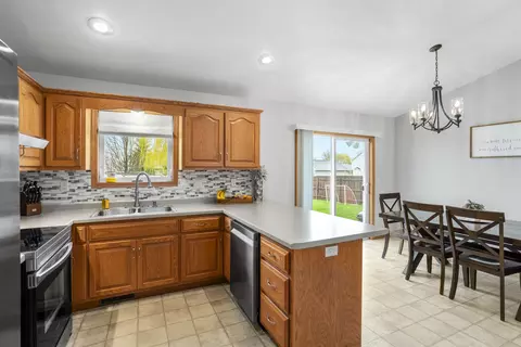 Kitchen - w5462 Red Clover Tr, Appleton, WI 54915 photo 2 of 4