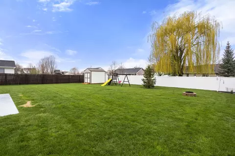 Exterior - w5462 Red Clover Tr, Appleton, WI 54915 photo 2 of 8